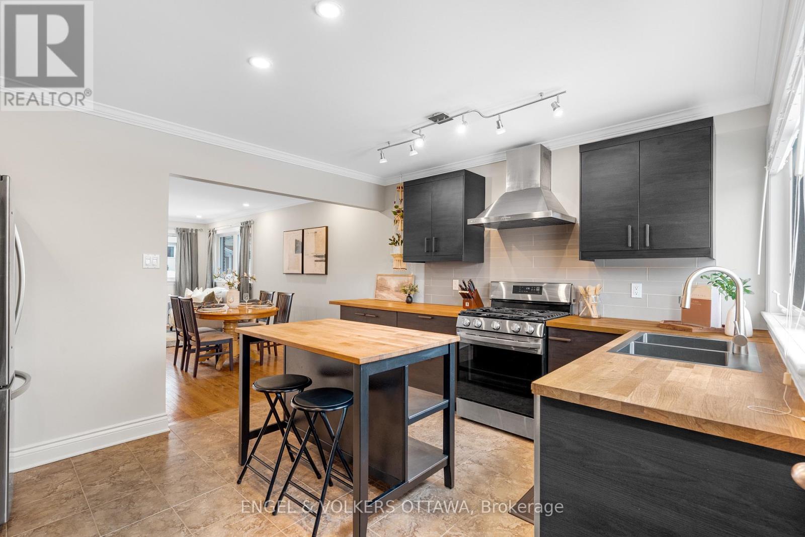 2707 Marie Street, Ottawa, Ontario  K2B 7E3 - Photo 10 - X12834236