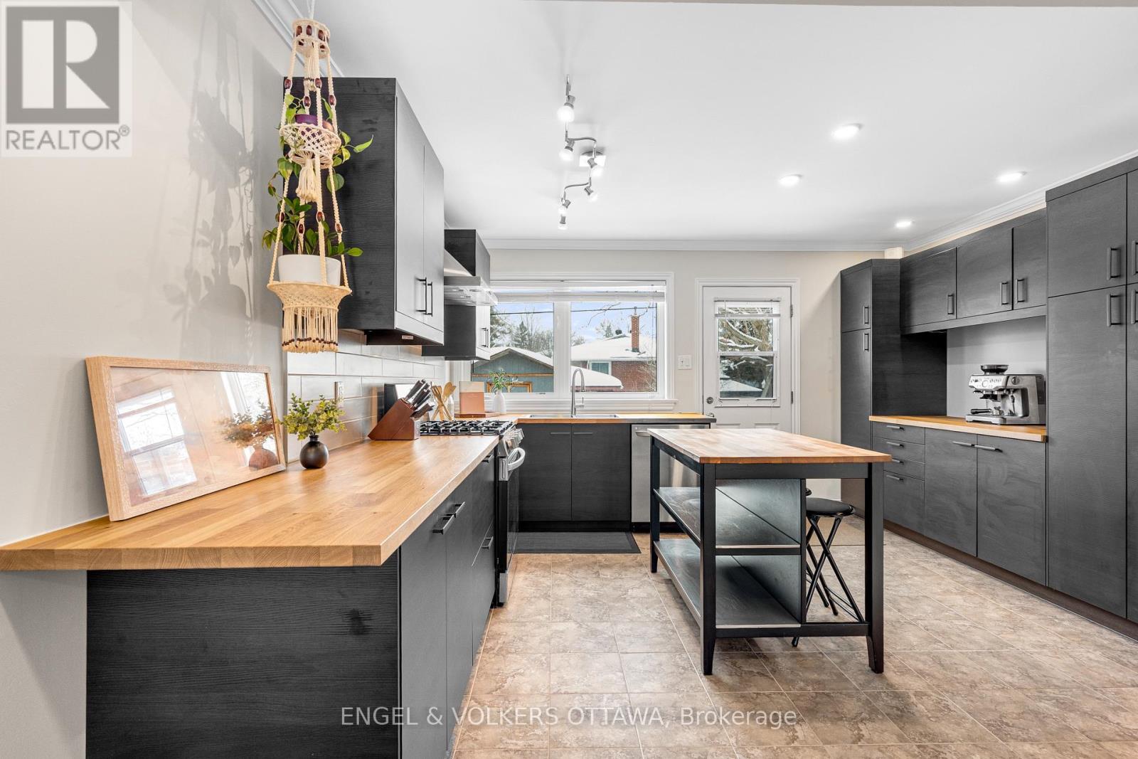 2707 Marie Street, Ottawa, Ontario  K2B 7E3 - Photo 6 - X12834236