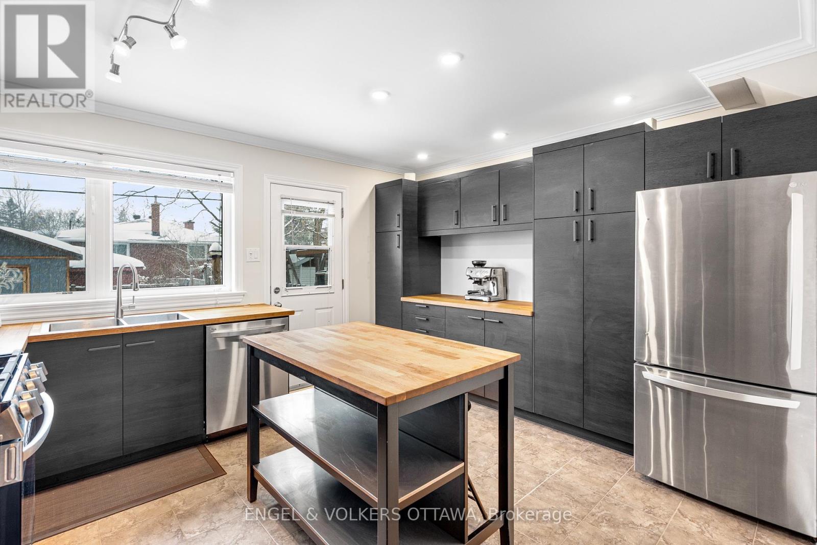 2707 Marie Street, Ottawa, Ontario  K2B 7E3 - Photo 7 - X12834236