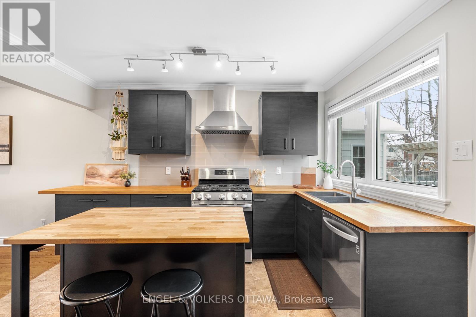 2707 Marie Street, Ottawa, Ontario  K2B 7E3 - Photo 9 - X12834236