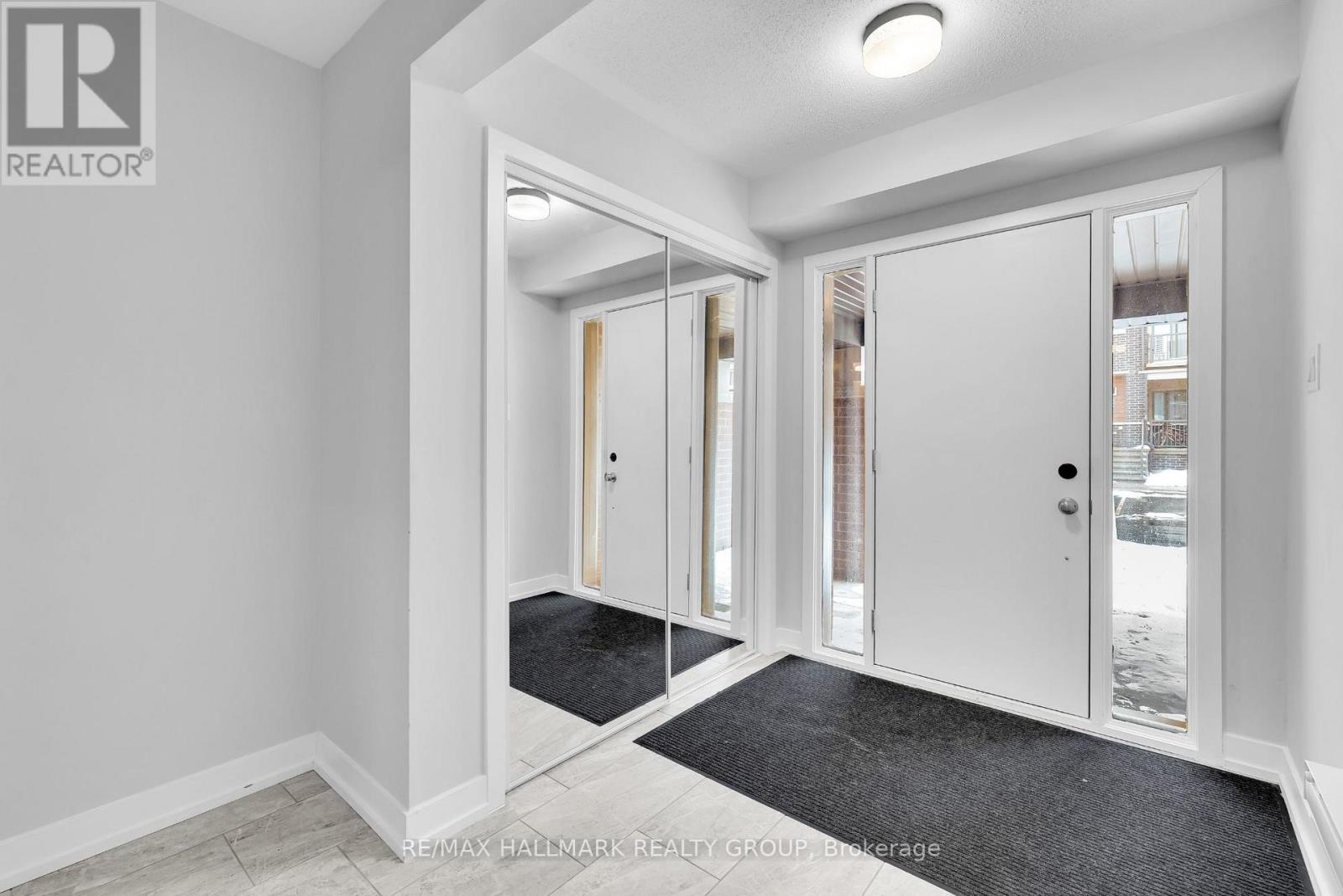 233 Anyolite Private, Ottawa, Ontario  K2J 6P5 - Photo 3 - X12834344