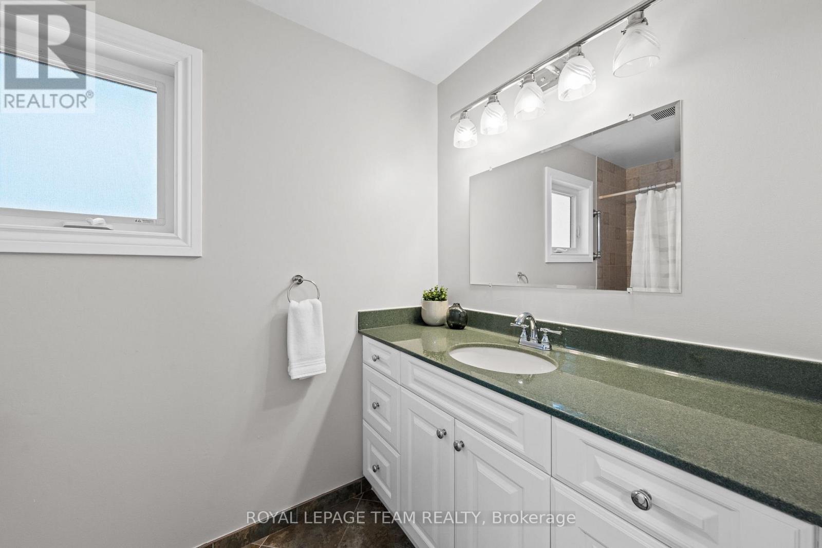 230 Allan Street, Smiths Falls, Ontario  K7A 5E9 - Photo 31 - X12834366