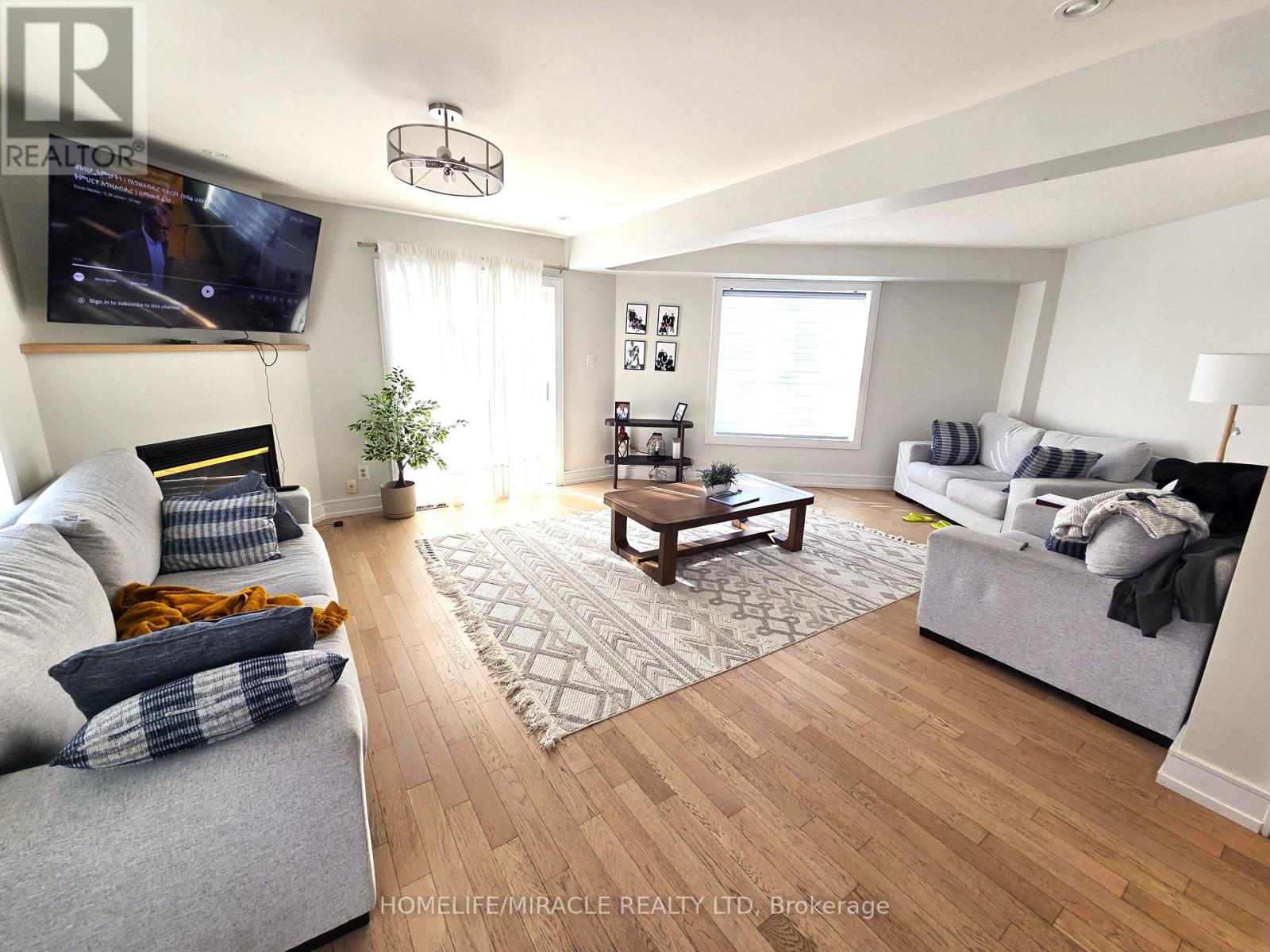 19 Goldene Way, Toronto, Ontario  M1C 5H4 - Photo 4 - E12831030