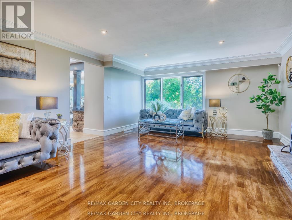 28 Marsdale Drive, St. Catharines (Glendale/glenridge), Ontario  L2T 3S3 - Photo 5 - X12834170