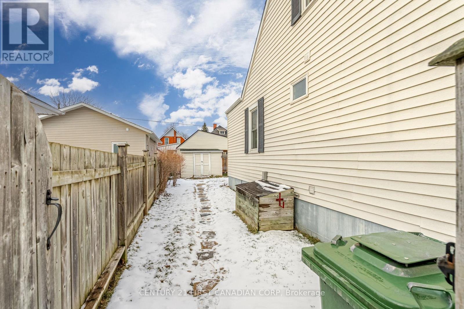 108 Myrtle Street, St. Thomas, Ontario  N5R 2G3 - Photo 28 - X12834008