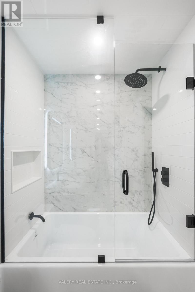 Laneway - 158 Dovercourt Road, Toronto, Ontario  M6J 3C4 - Photo 30 - C12520578