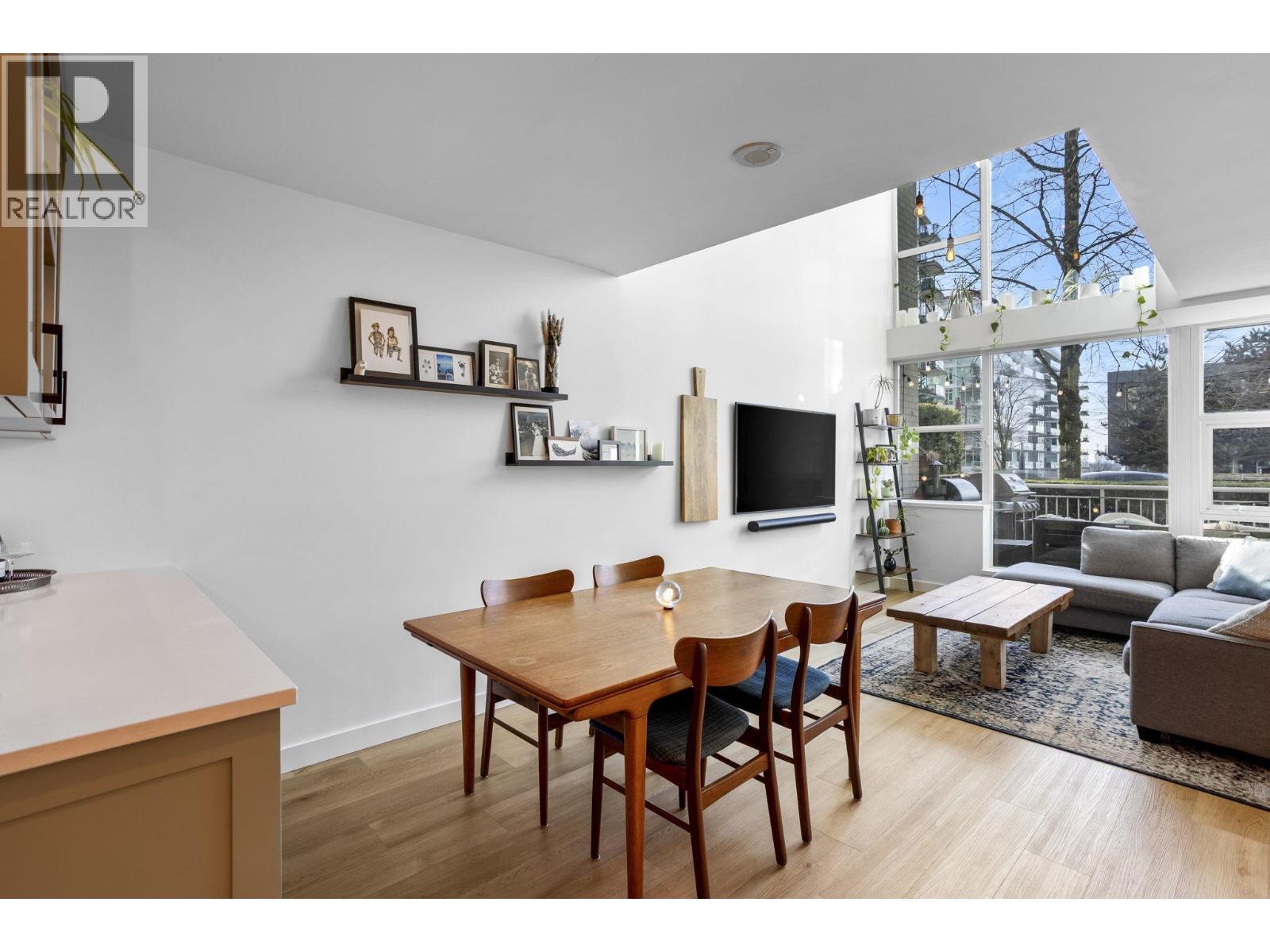 Th2 168 E Esplanade Avenue, North Vancouver, British Columbia  V7L 4X8 - Photo 8 - R3088123