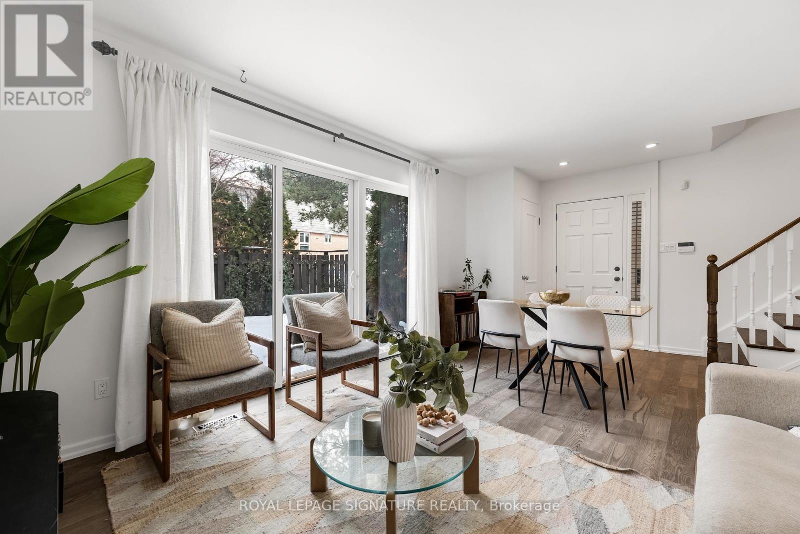 34 Sugar Millway, Toronto, Ontario  M2L 1R6 - Photo 5 - C12834138