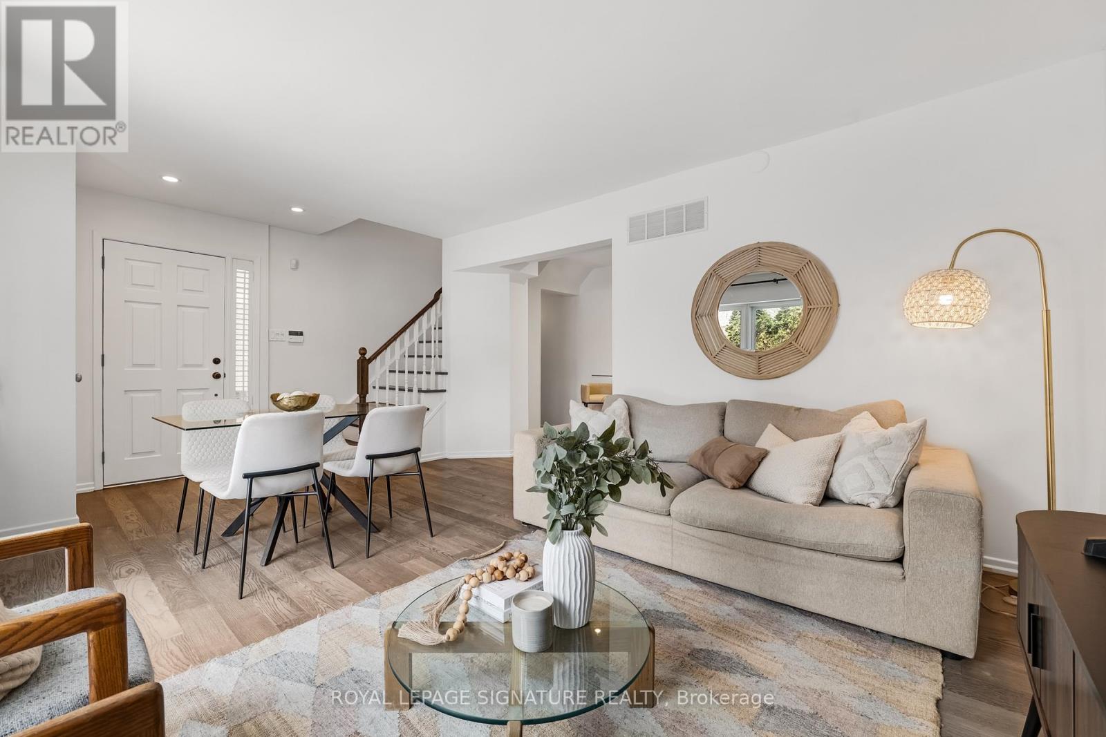 34 Sugar Millway, Toronto, Ontario  M2L 1R6 - Photo 7 - C12834138