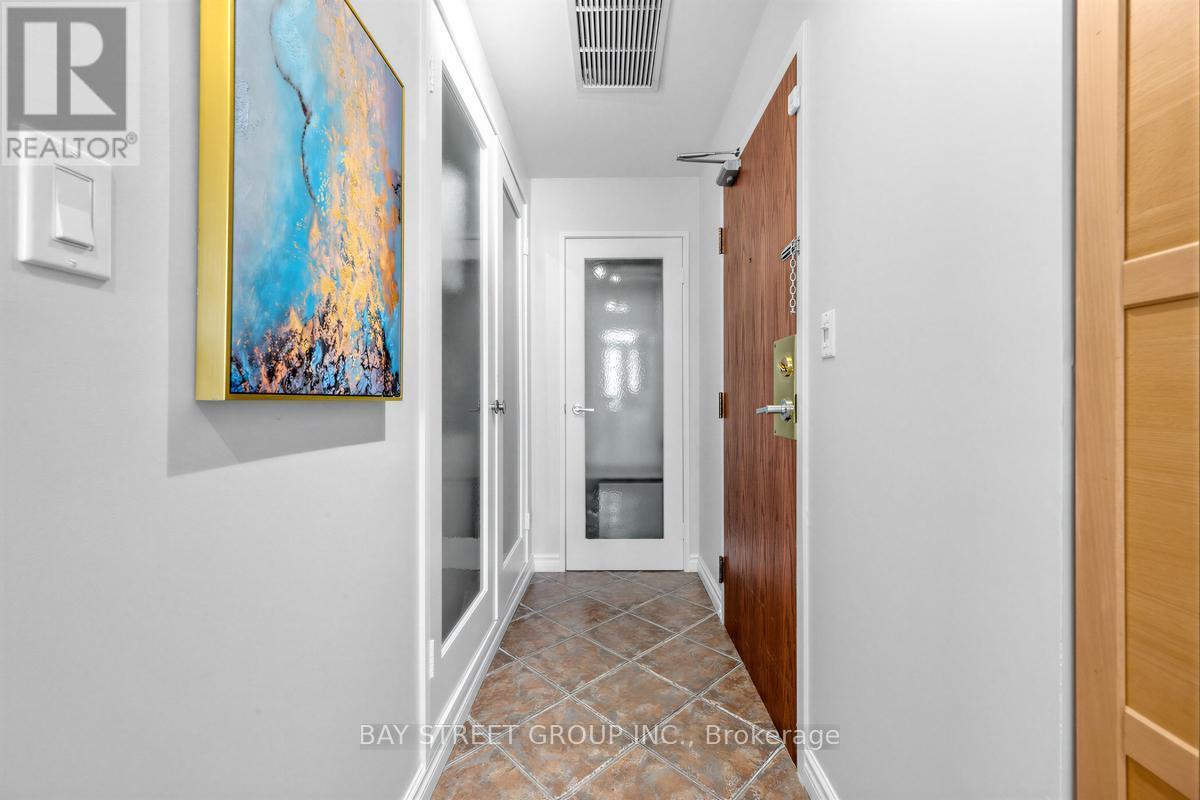 502 - 135 Maitland Street, Toronto, Ontario  M4Y 1E5 - Photo 5 - C12834252