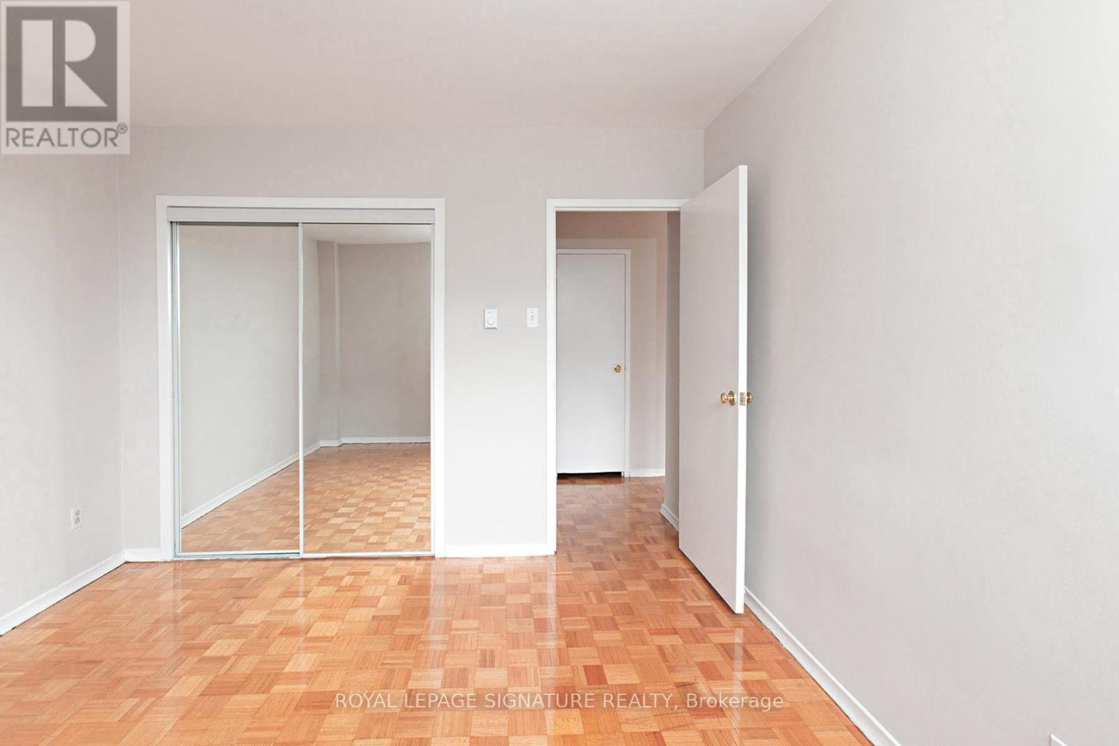 203 - 525 Eglinton Avenue E, Toronto, Ontario  M4P 1N5 - Photo 4 - C12834310