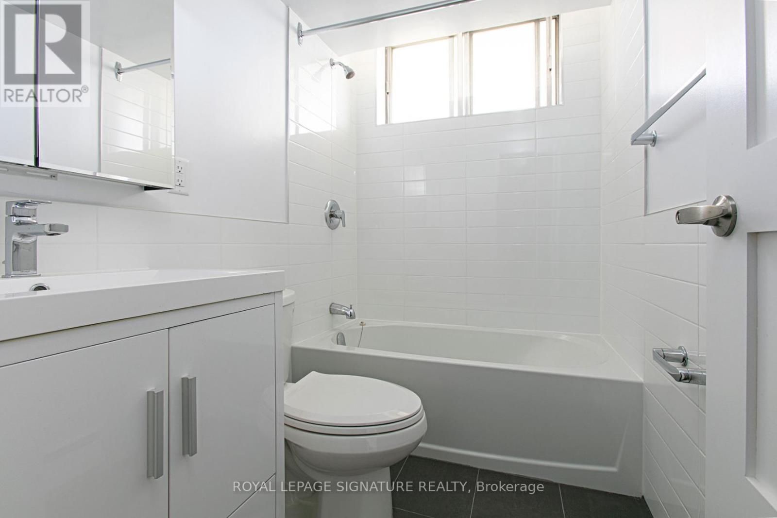 203 - 525 Eglinton Avenue E, Toronto, Ontario  M4P 1N5 - Photo 6 - C12834310