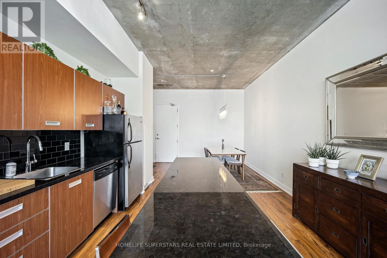 303 - 60 Bathurst Street, Toronto, Ontario  M5V 2P4 - Photo 6 - C12834316