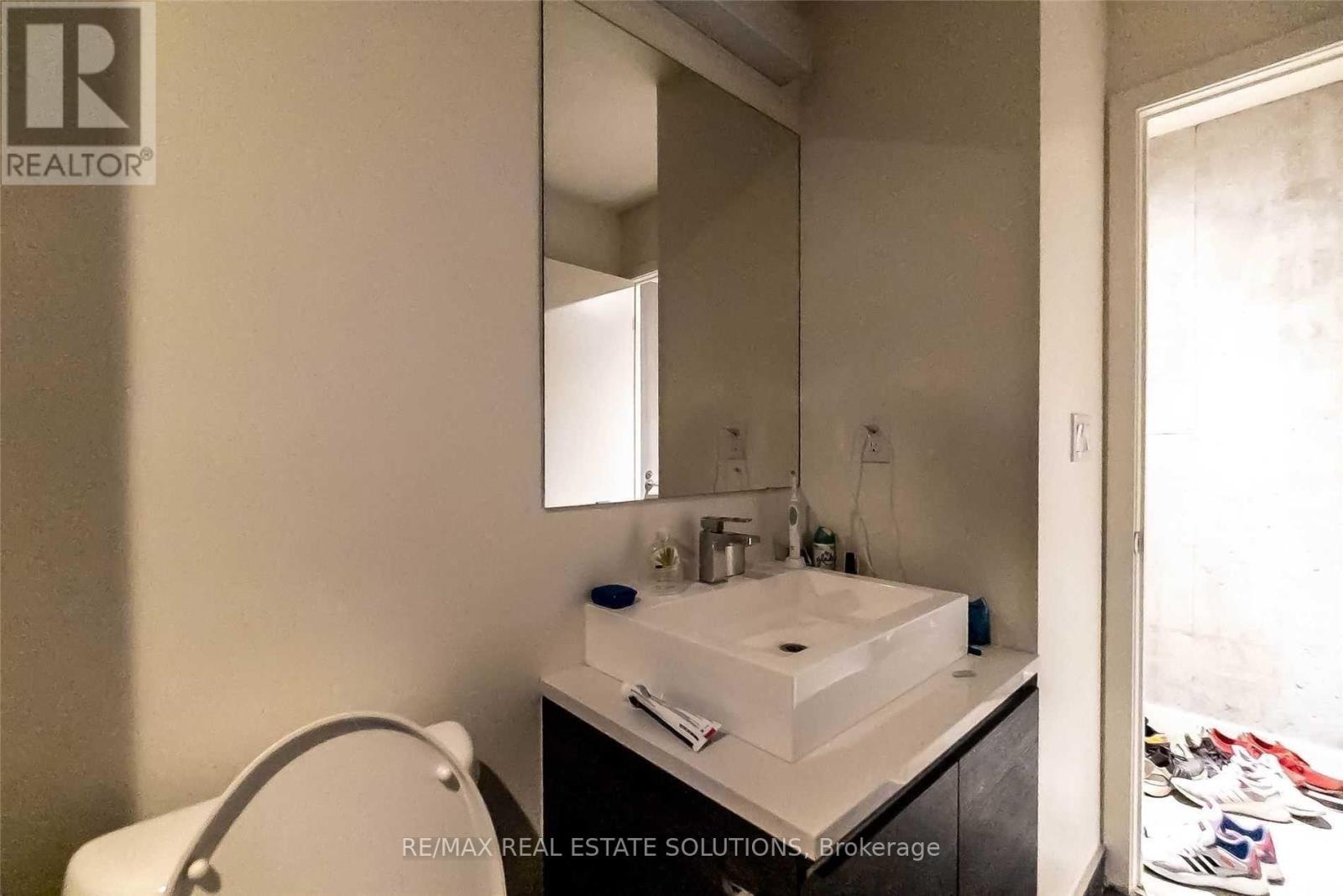 421 - 111 Bathurst Street, Toronto, Ontario  M5V 0M9 - Photo 10 - C12834418