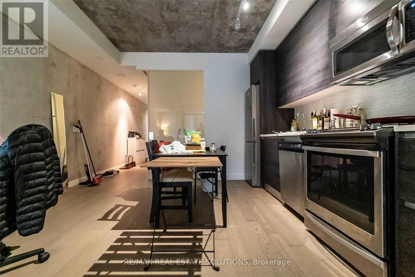 421 - 111 Bathurst Street, Toronto, Ontario  M5V 0M9 - Photo 4 - C12834418