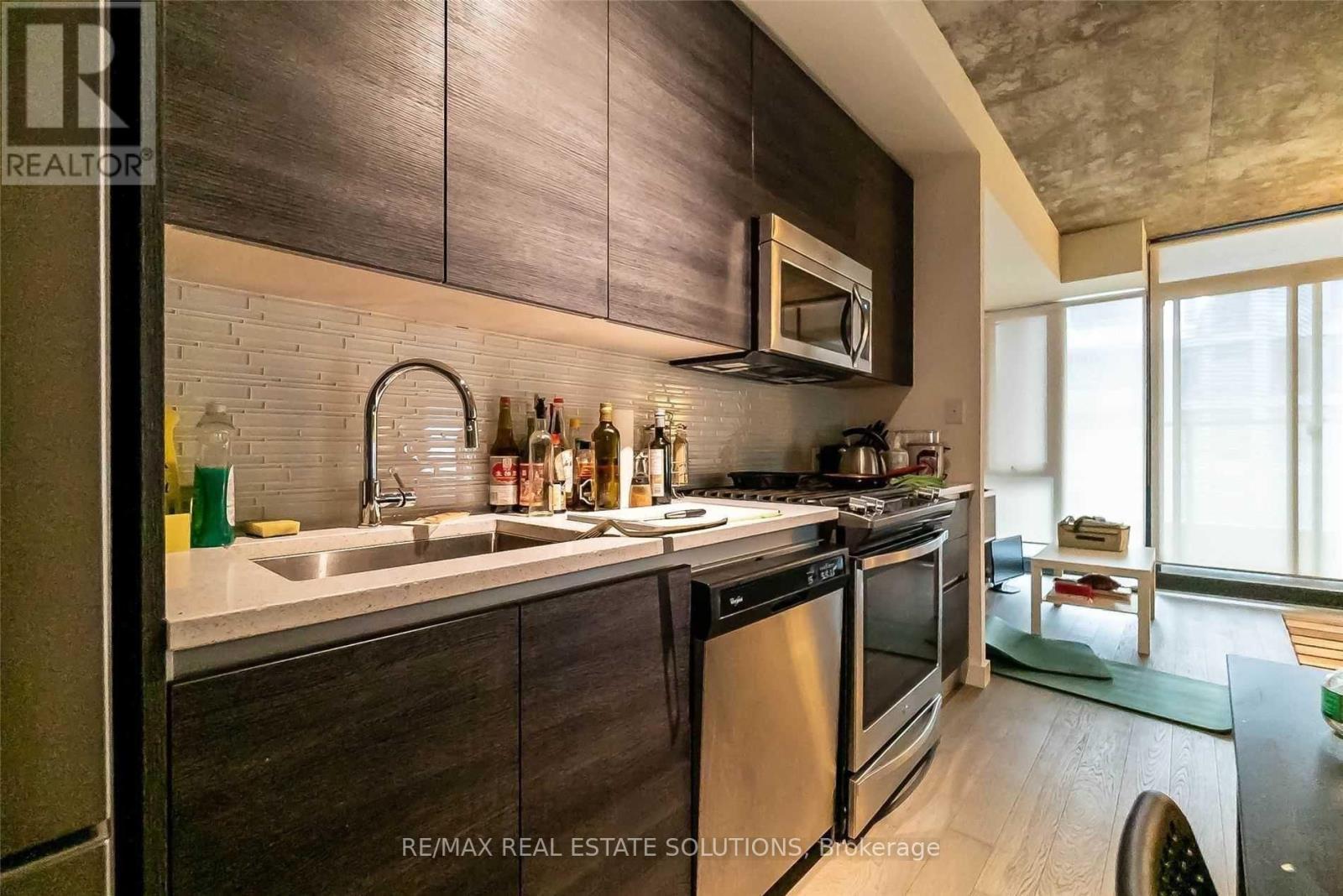 421 - 111 Bathurst Street, Toronto, Ontario  M5V 0M9 - Photo 6 - C12834418