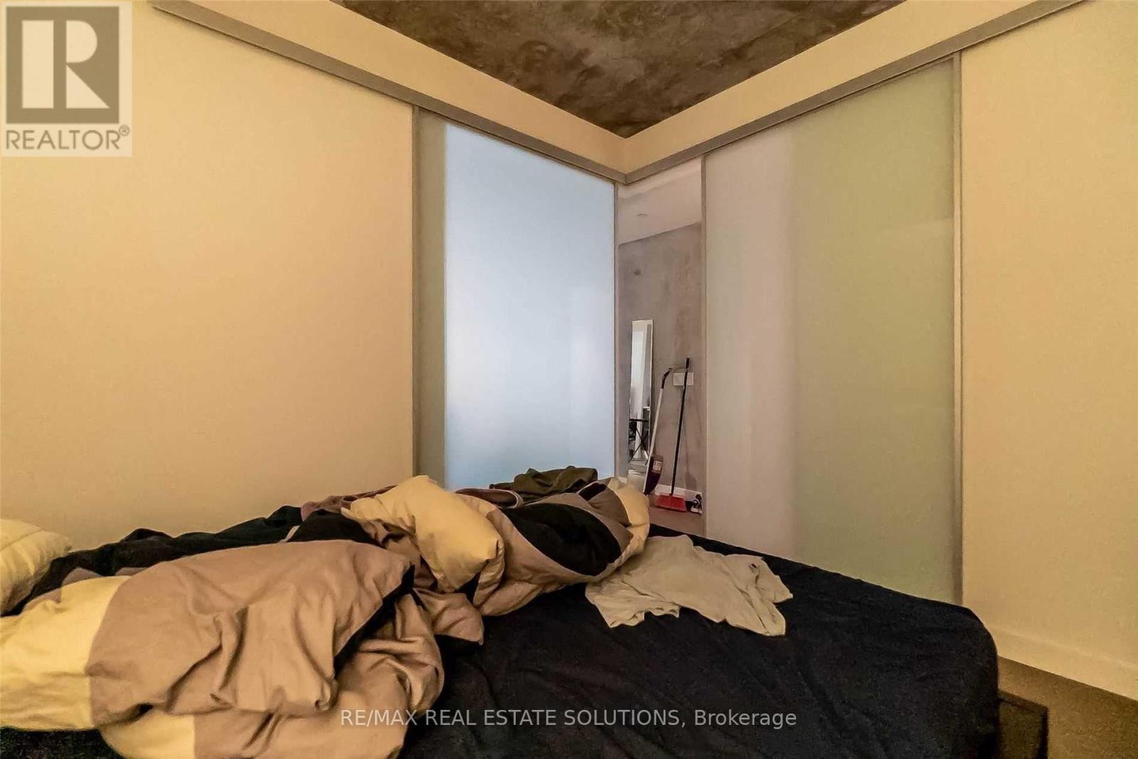 421 - 111 Bathurst Street, Toronto, Ontario  M5V 0M9 - Photo 8 - C12834418