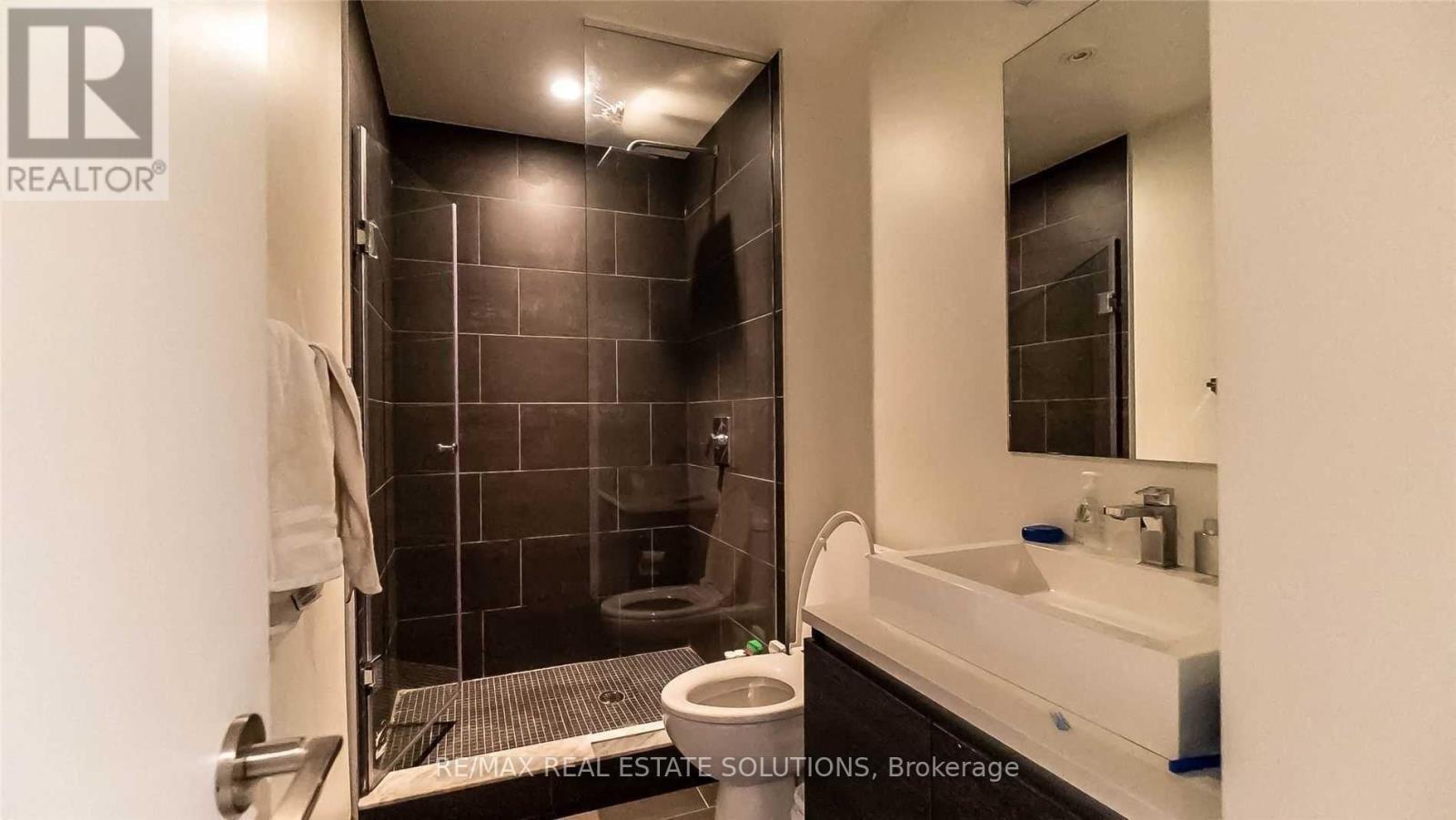 421 - 111 Bathurst Street, Toronto, Ontario  M5V 0M9 - Photo 9 - C12834418