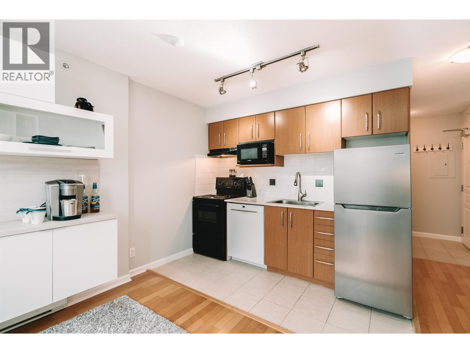 302 9288 University Crescent, Burnaby, British Columbia  V5A 4X7 - Photo 6 - R3094519