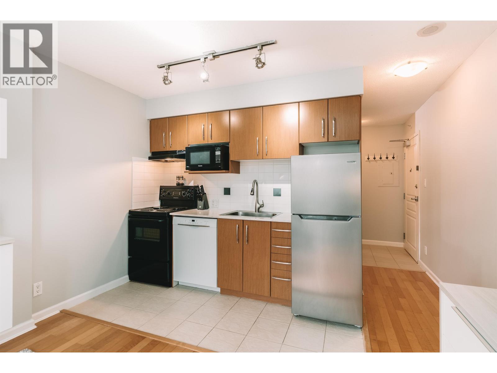 302 9288 University Crescent, Burnaby, British Columbia  V5A 4X7 - Photo 11 - R3094519