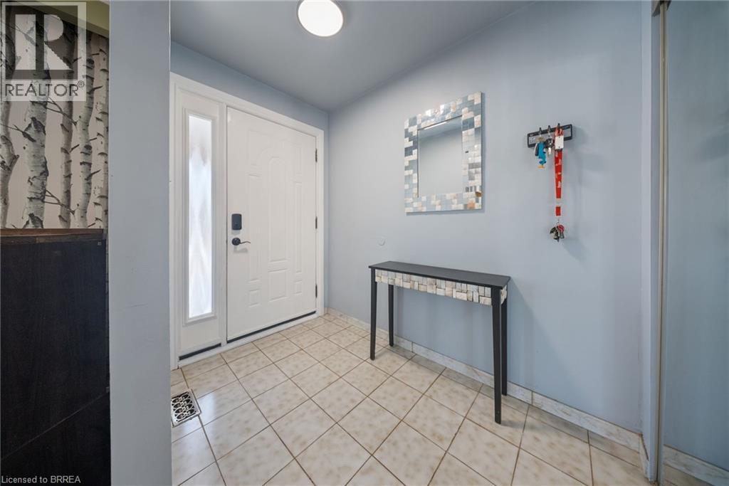 330 East 18th Street, Hamilton, Ontario  L9A 4P8 - Photo 4 - 40798303