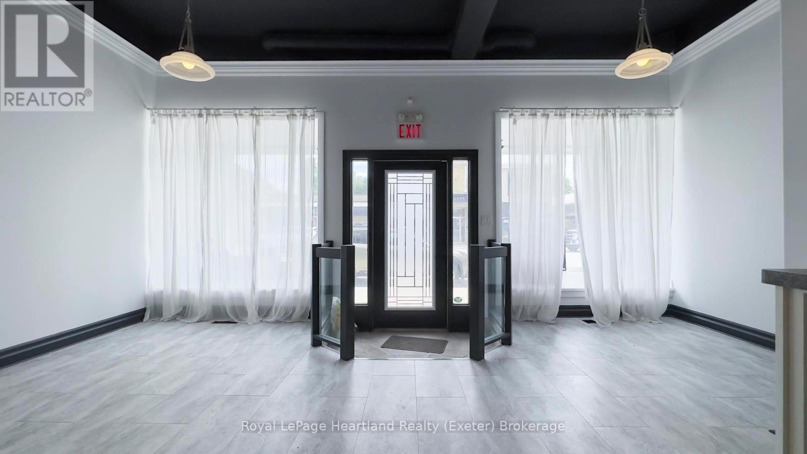 359 Main Street S, South Huron, Ontario  N0M 1S7 - Photo 2 - X10780279