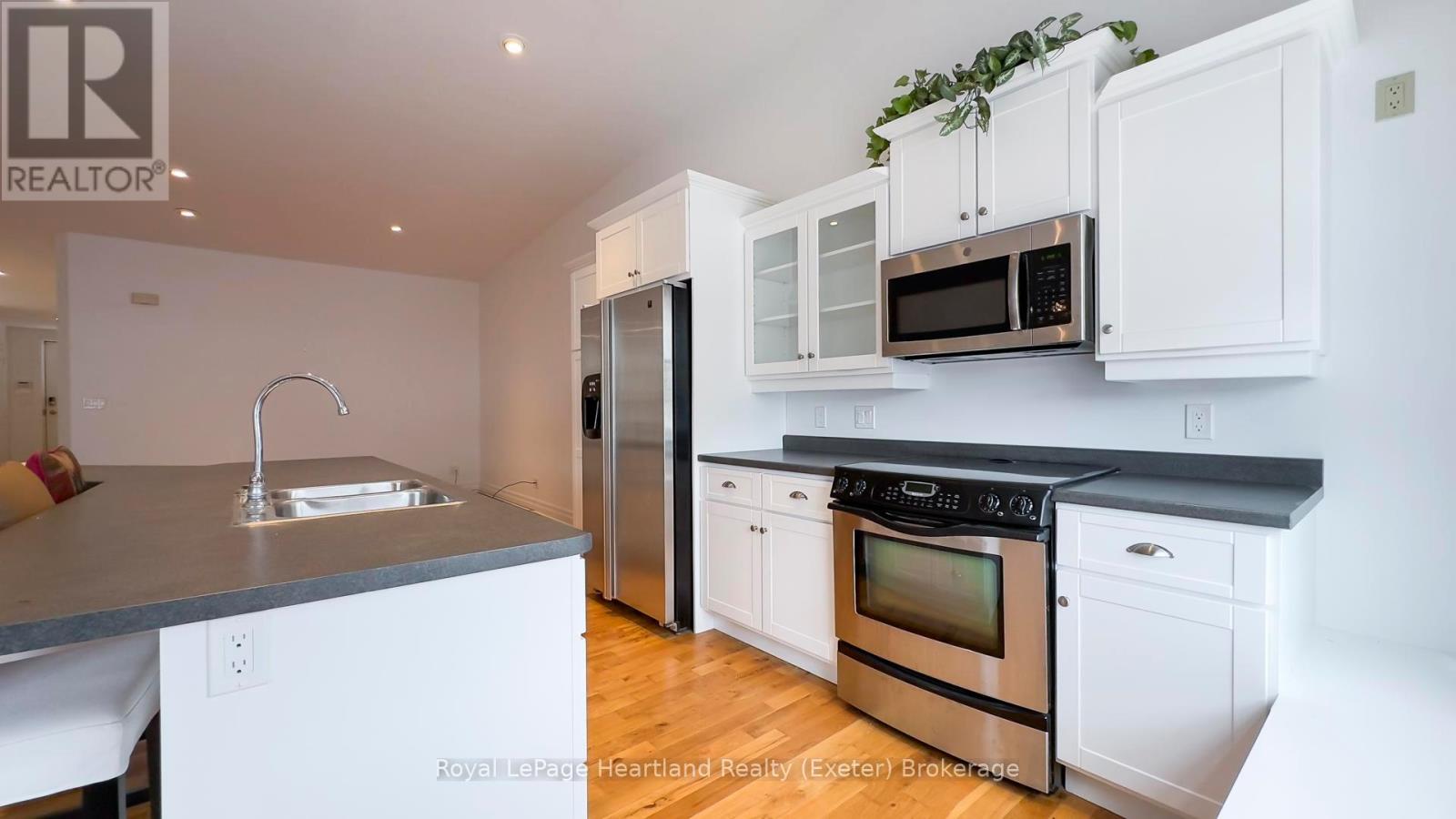 359 Main Street S, South Huron, Ontario  N0M 1S7 - Photo 31 - X10780279