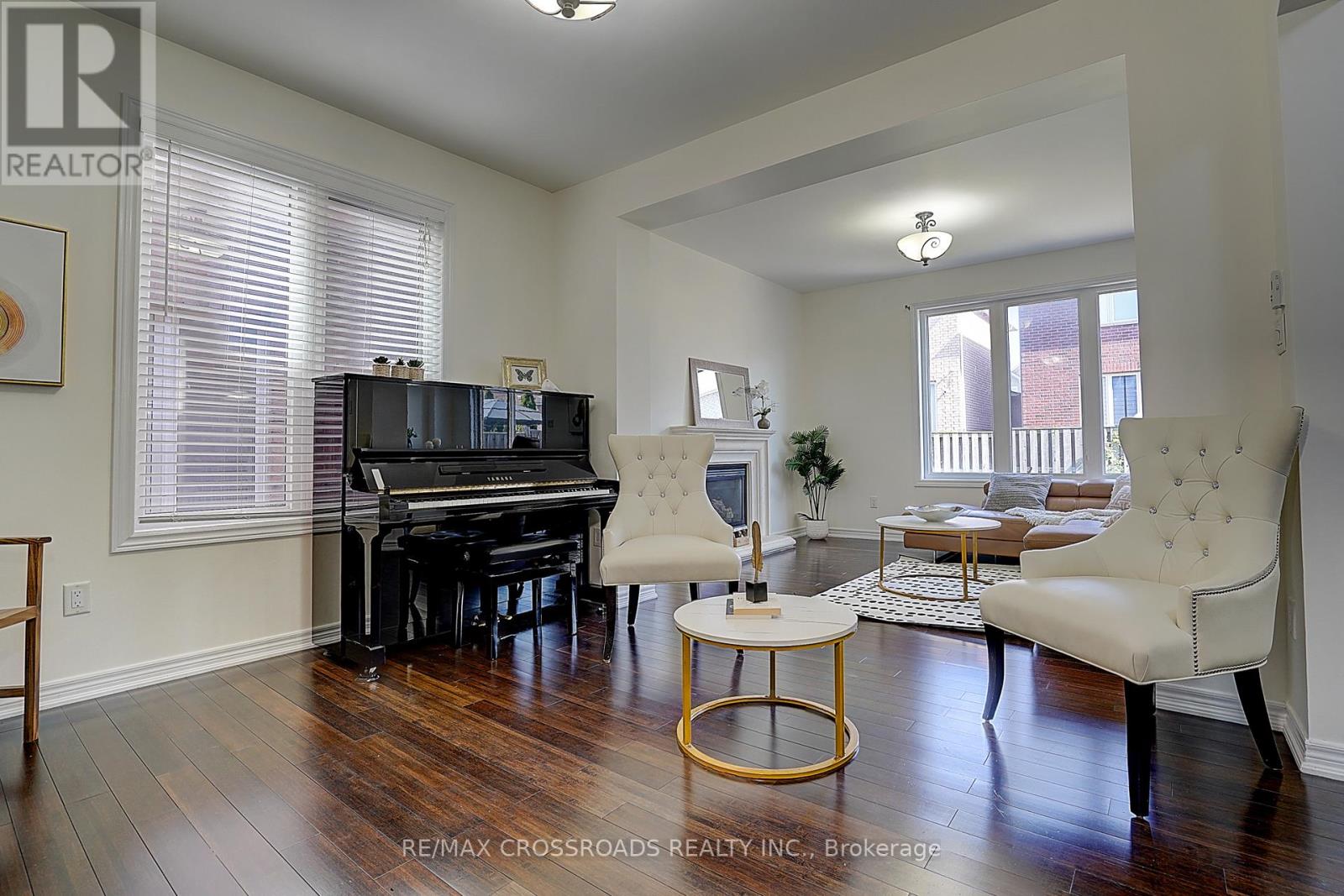 106 Milos Road, Richmond Hill, Ontario  L4E 0M3 - Photo 10 - N12834146