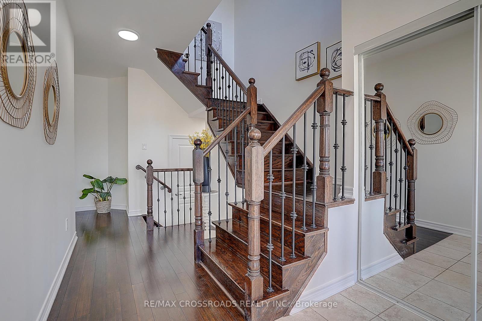 106 Milos Road, Richmond Hill, Ontario  L4E 0M3 - Photo 4 - N12834146