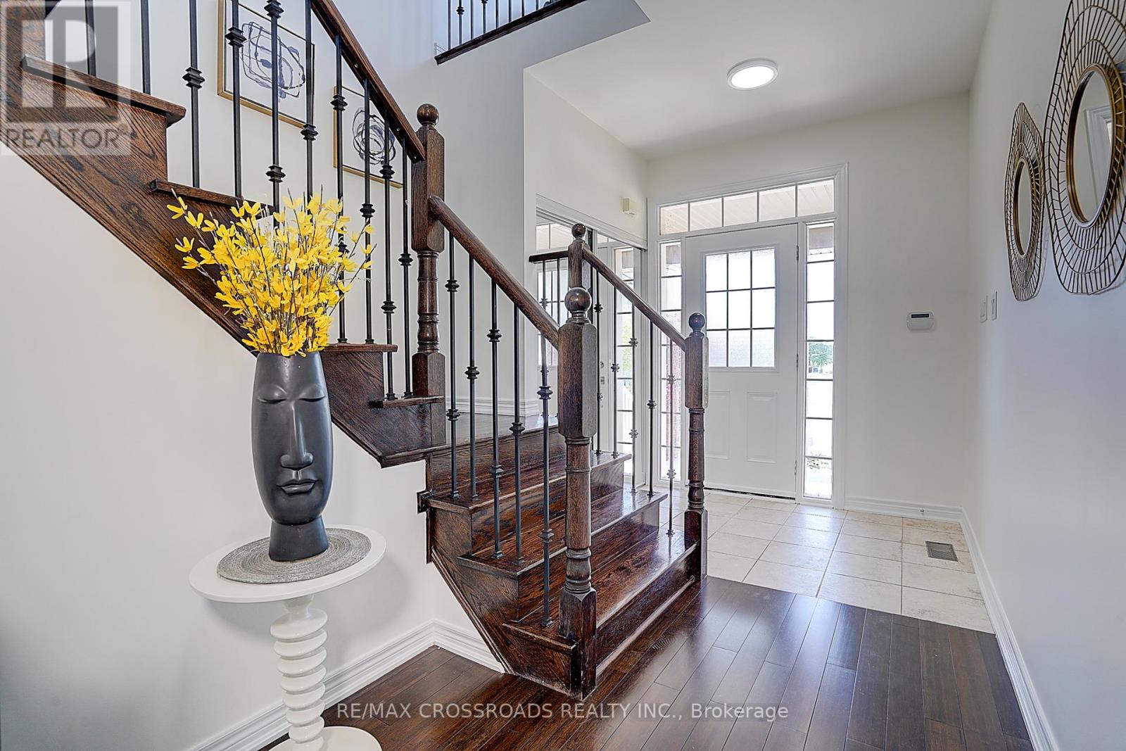 106 Milos Road, Richmond Hill, Ontario  L4E 0M3 - Photo 5 - N12834146