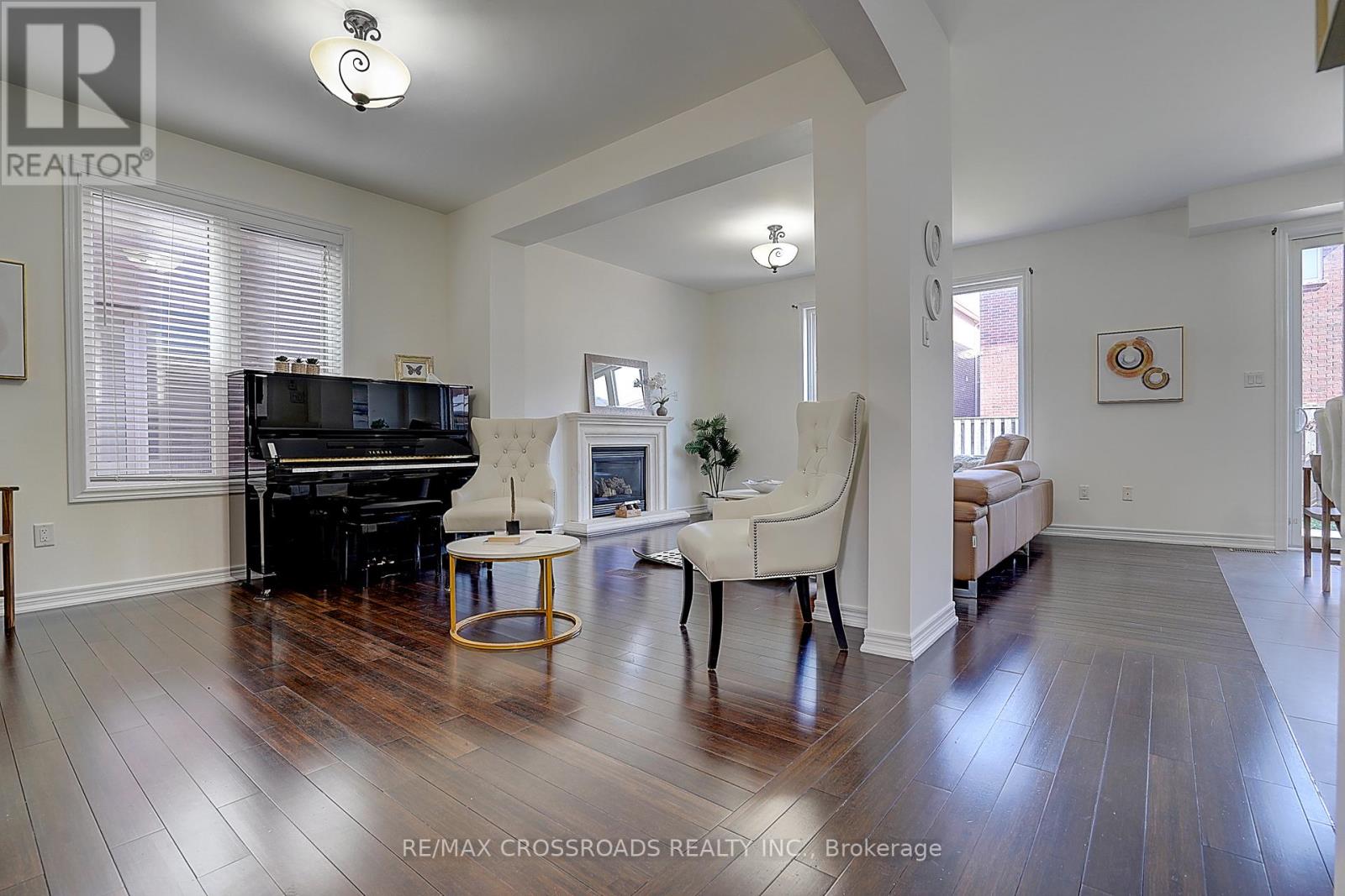 106 Milos Road, Richmond Hill, Ontario  L4E 0M3 - Photo 6 - N12834146