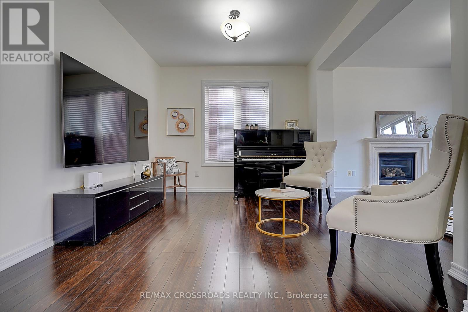 106 Milos Road, Richmond Hill, Ontario  L4E 0M3 - Photo 8 - N12834146