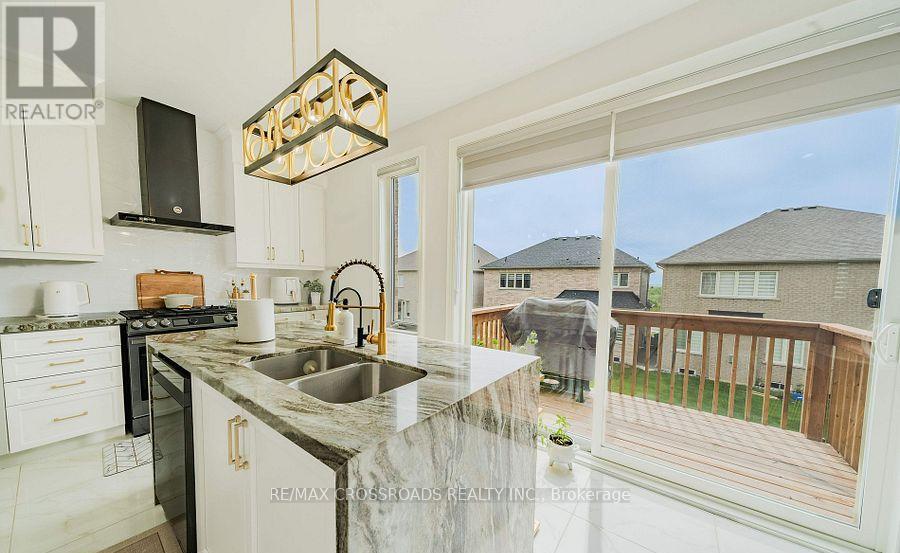 50 Carriage Shop Bend, East Gwillimbury, Ontario  L9N 0Y5 - Photo 7 - N12834178