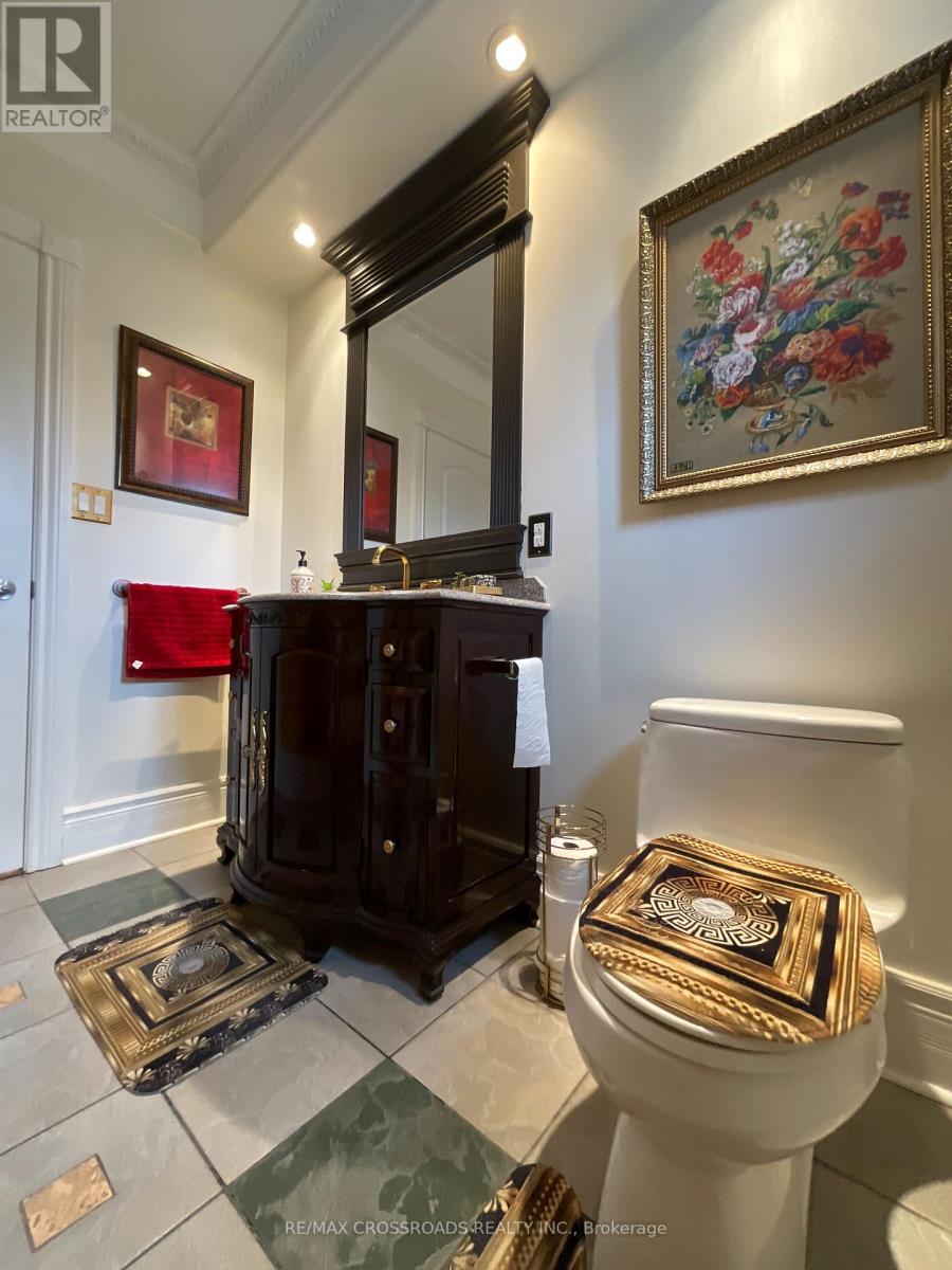 129 Lakeland Crescent, Richmond Hill, Ontario  L4E 3A1 - Photo 9 - N12834210