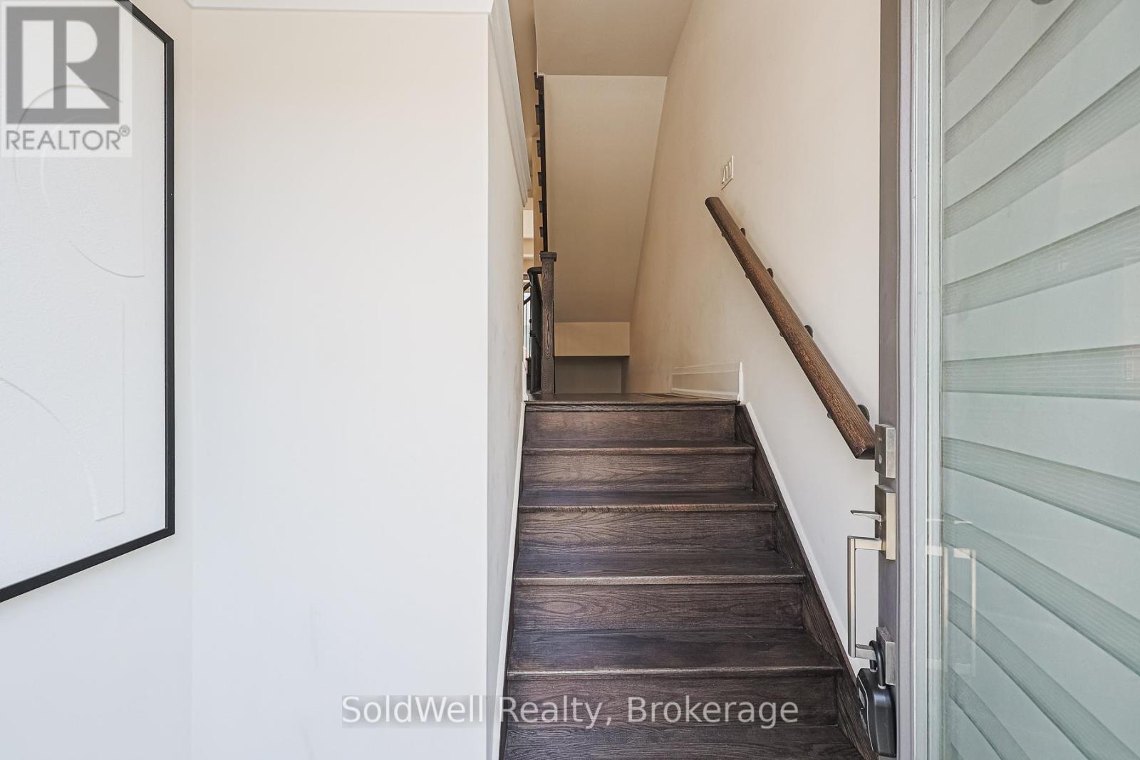 243 Smallwood Circle, Vaughan, Ontario  L4J 0K8 - Photo 5 - N12834302