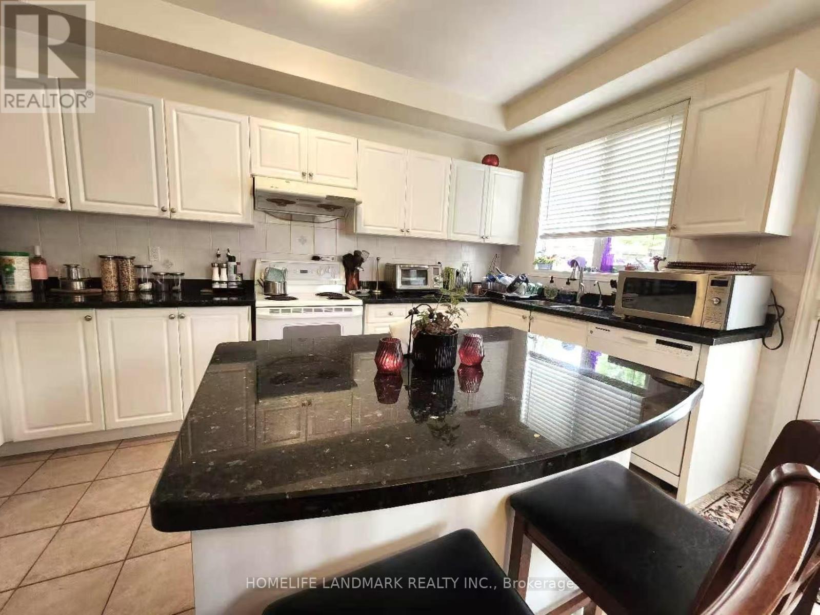 25 Lord  Nelson Court, Richmond Hill, Ontario  L4S 1Y2 - Photo 8 - N12834350