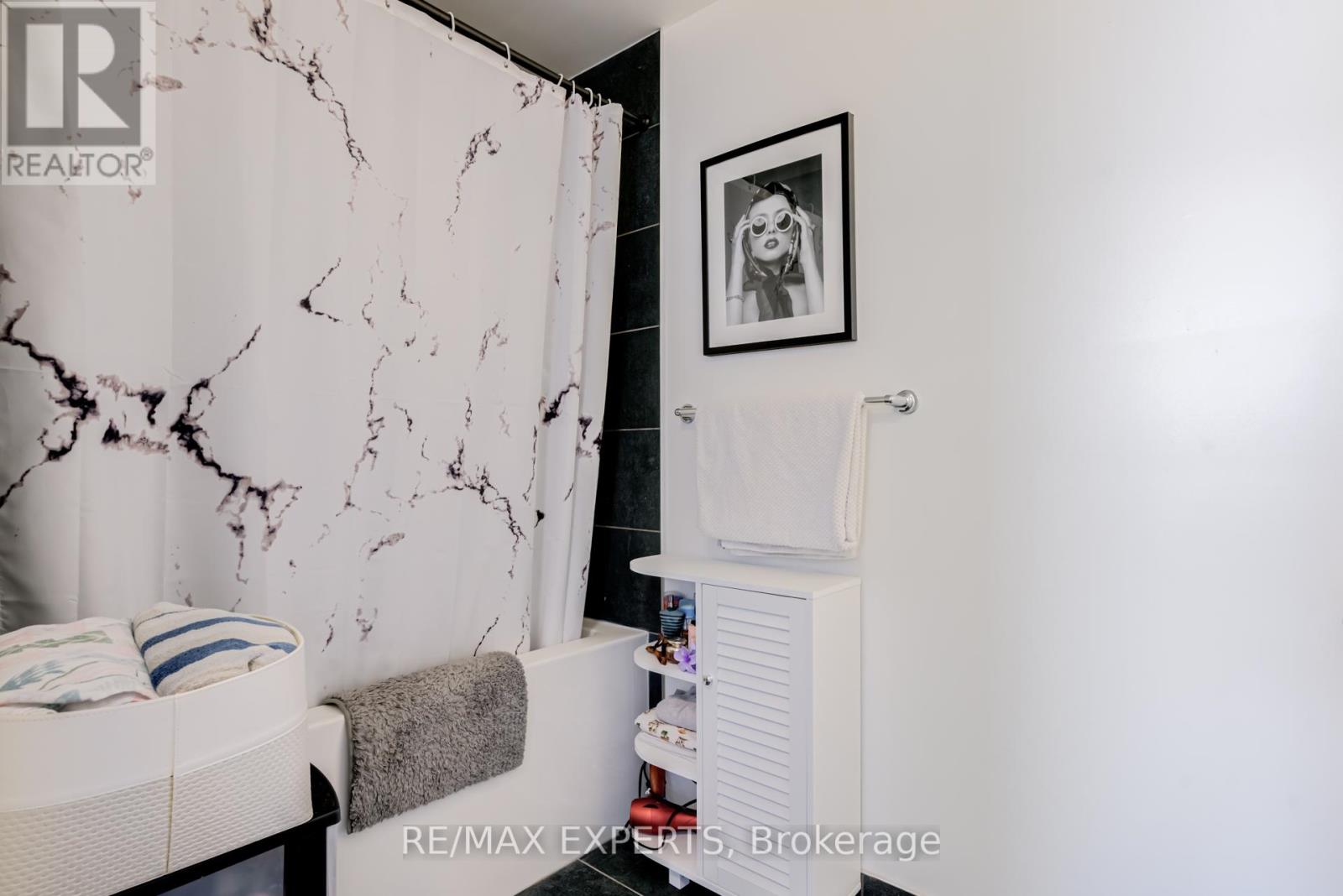 336 - 2075 King Road, King, Ontario  L7B 0R6 - Photo 18 - N12834430