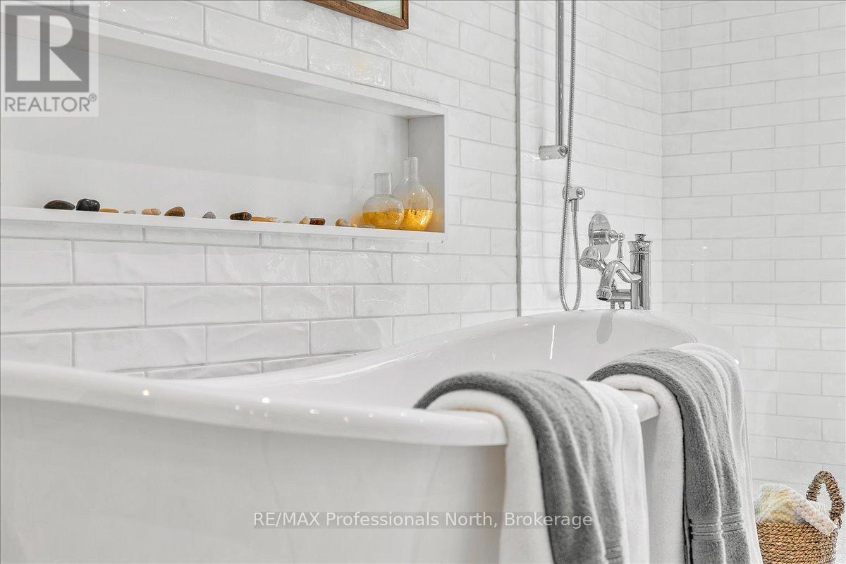 4718 County Rd 21 Road, Dysart Et Al, Ontario  K0M 1S0 - Photo 31 - X12834314