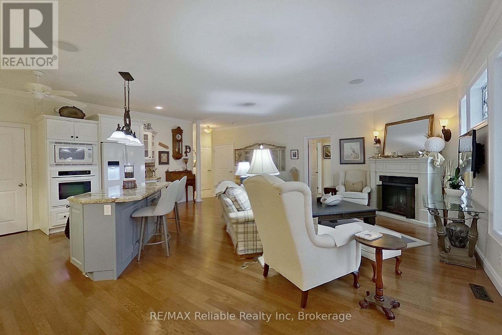 11 Oakwood Links Lane, South Huron (Stephen), Ontario  N0M 1T0 - Photo 14 - X12834338