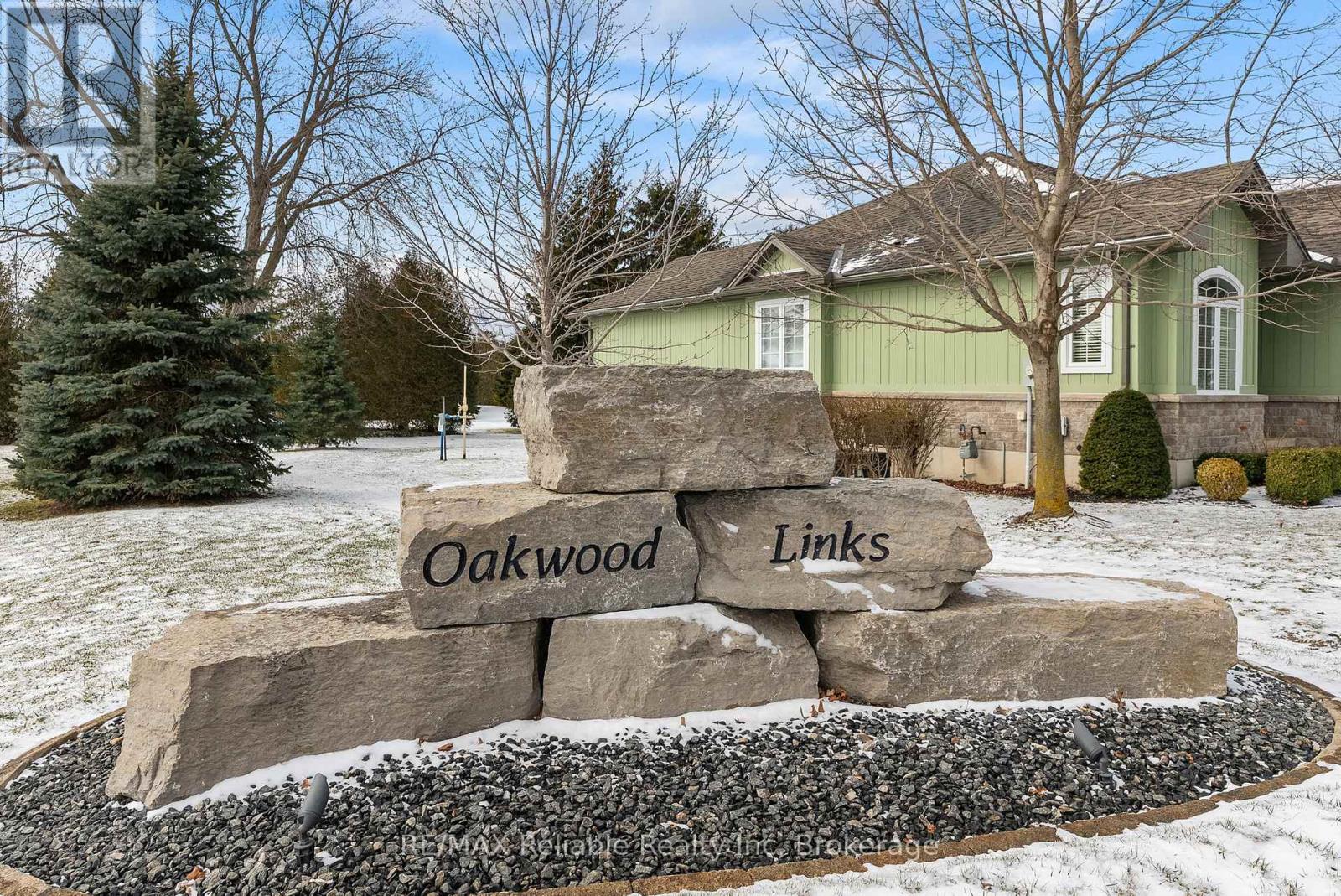 11 Oakwood Links Lane, South Huron (Stephen), Ontario  N0M 1T0 - Photo 2 - X12834338