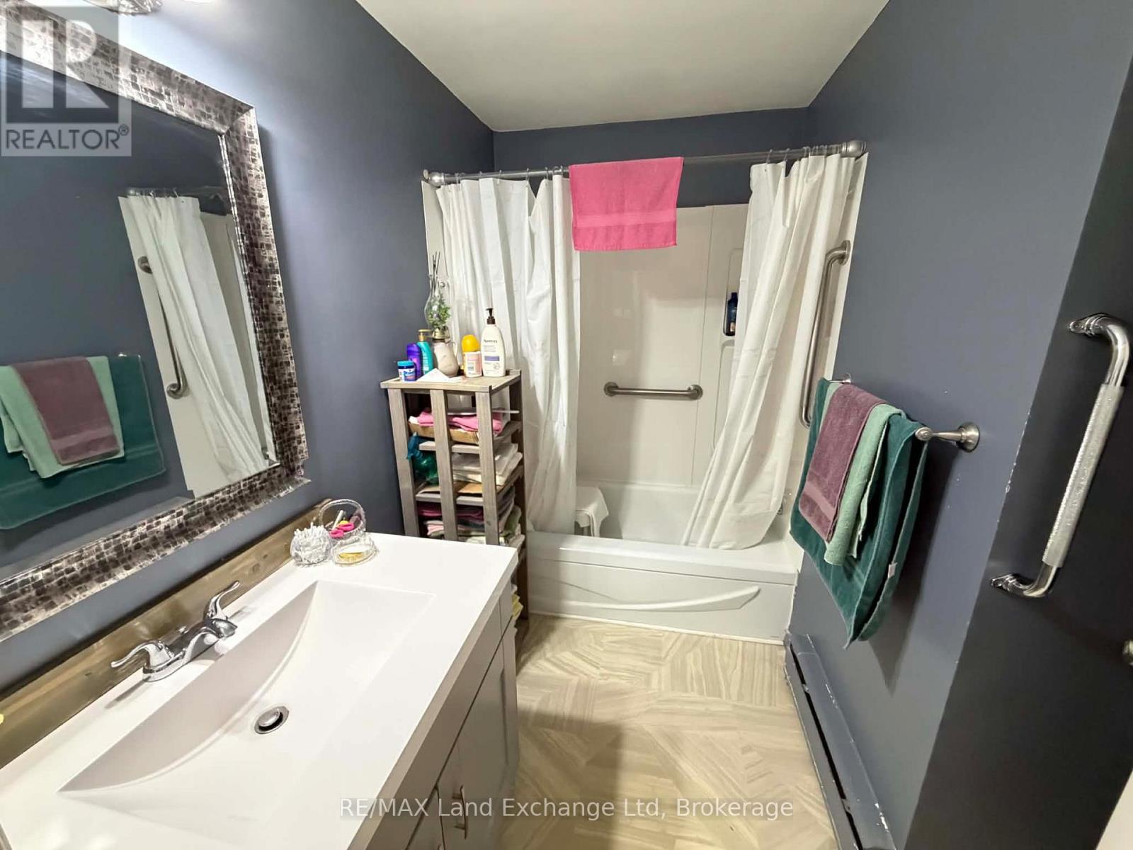 246 Diagonal Road, North Huron (Wingham), Ontario  N0G 2W0 - Photo 10 - X12834384