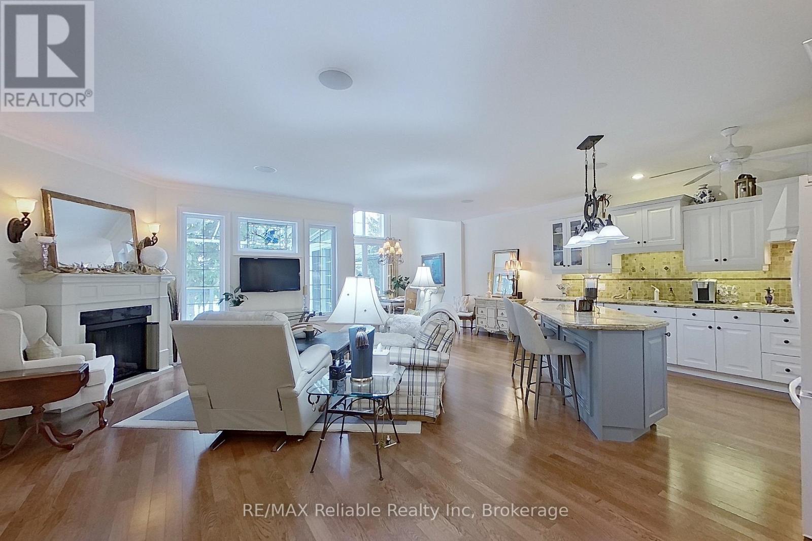 Photo 10 of 47 for 11 Oakwood Links Lane