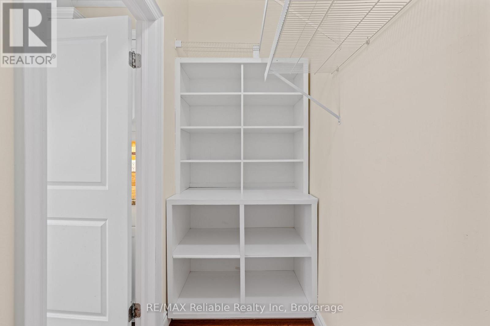 Photo 18 of 47 for 11 Oakwood Links Lane