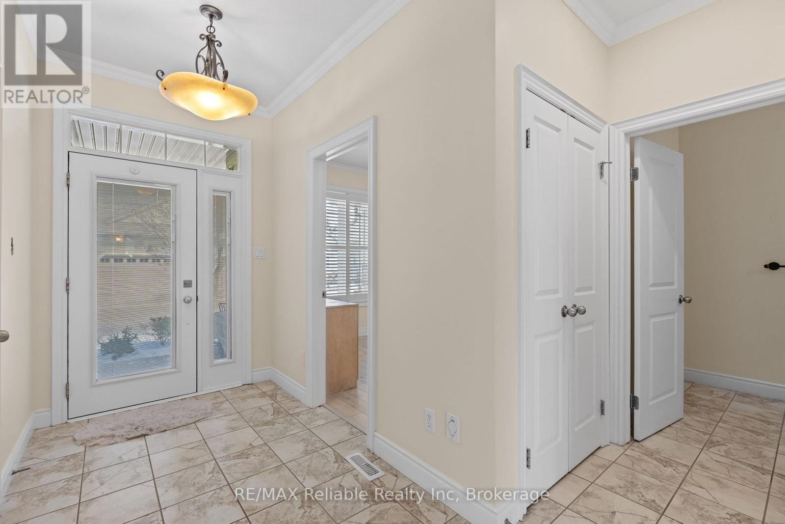 Photo 4 of 47 for 11 Oakwood Links Lane