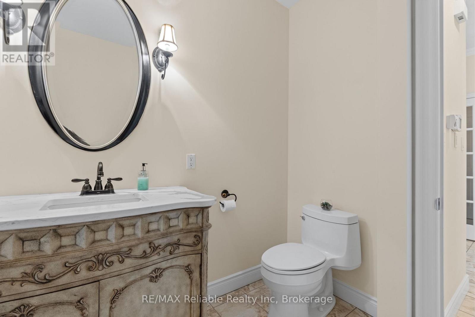 11 Oakwood Links Lane, South Huron (Stephen), Ontario  N0M 1T0 - Photo 8 - X12834338