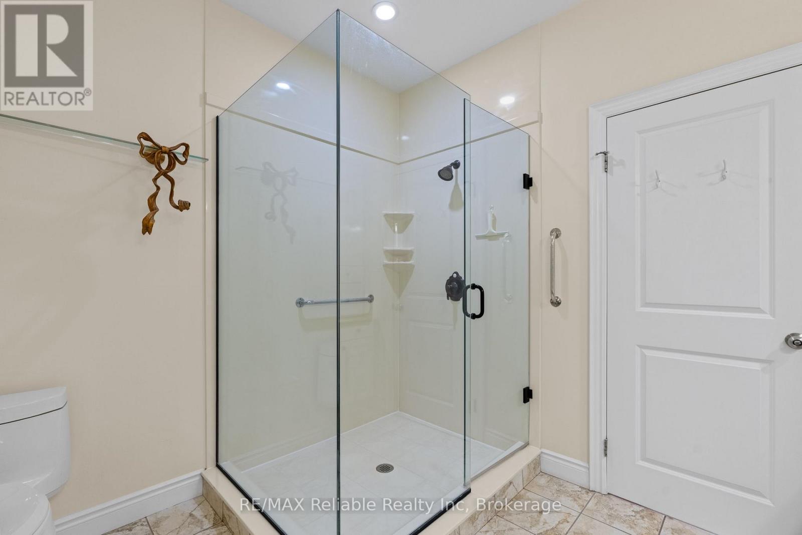 11 Oakwood Links Lane, South Huron (Stephen), Ontario  N0M 1T0 - Photo 25 - X12834338