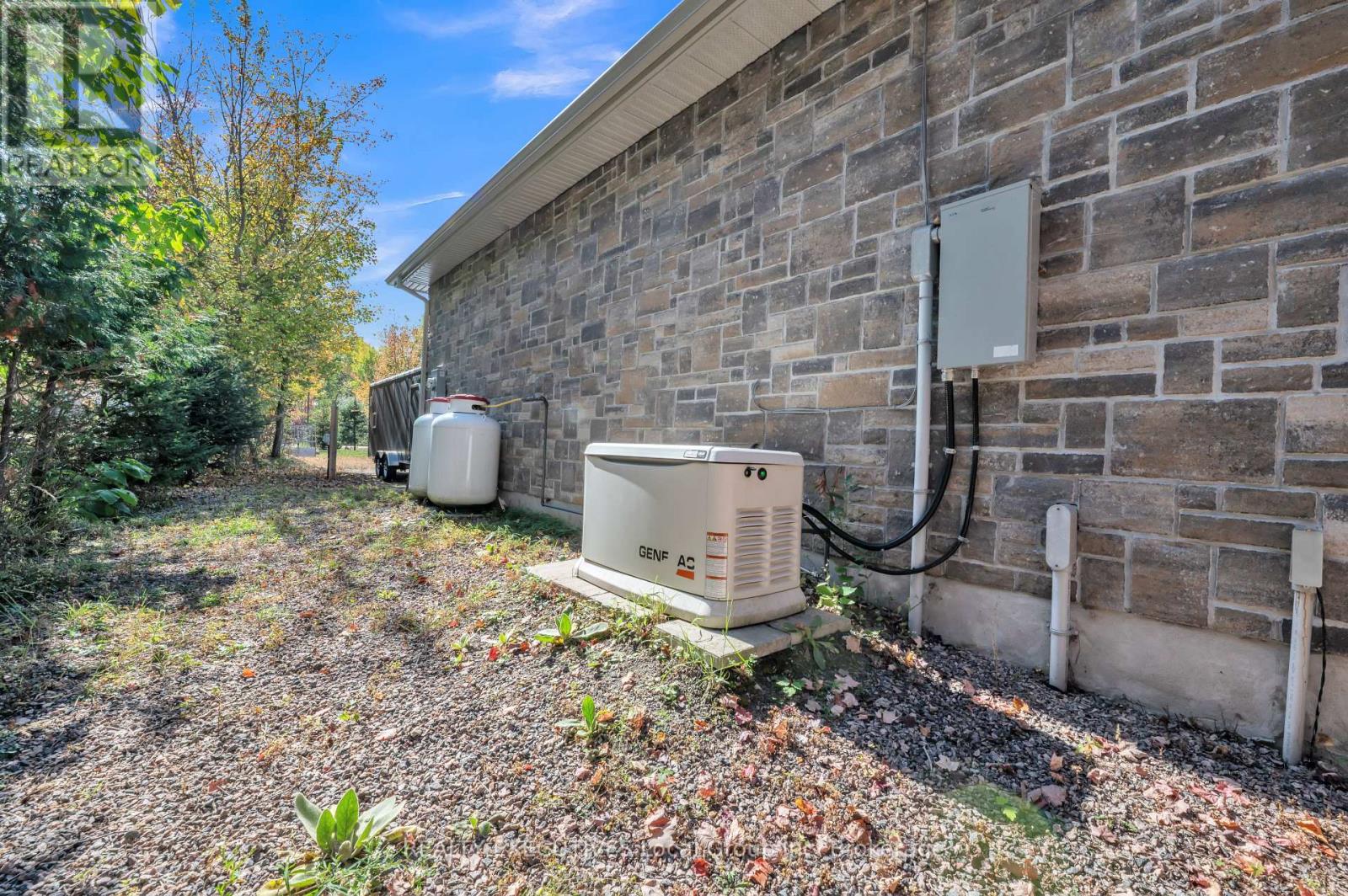 34 Sunrise Bay Drive, Callander, Ontario  P0H 1H0 - Photo 46 - X12462286