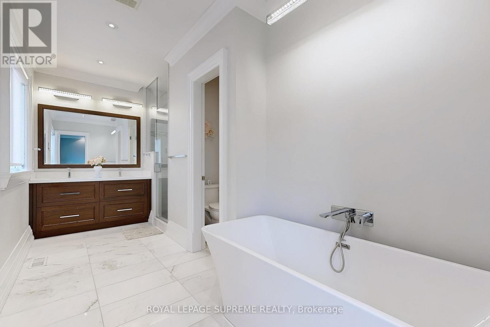 52b Cork Avenue, Toronto, Ontario  M6B 2X8 - Photo 22 - W12572636