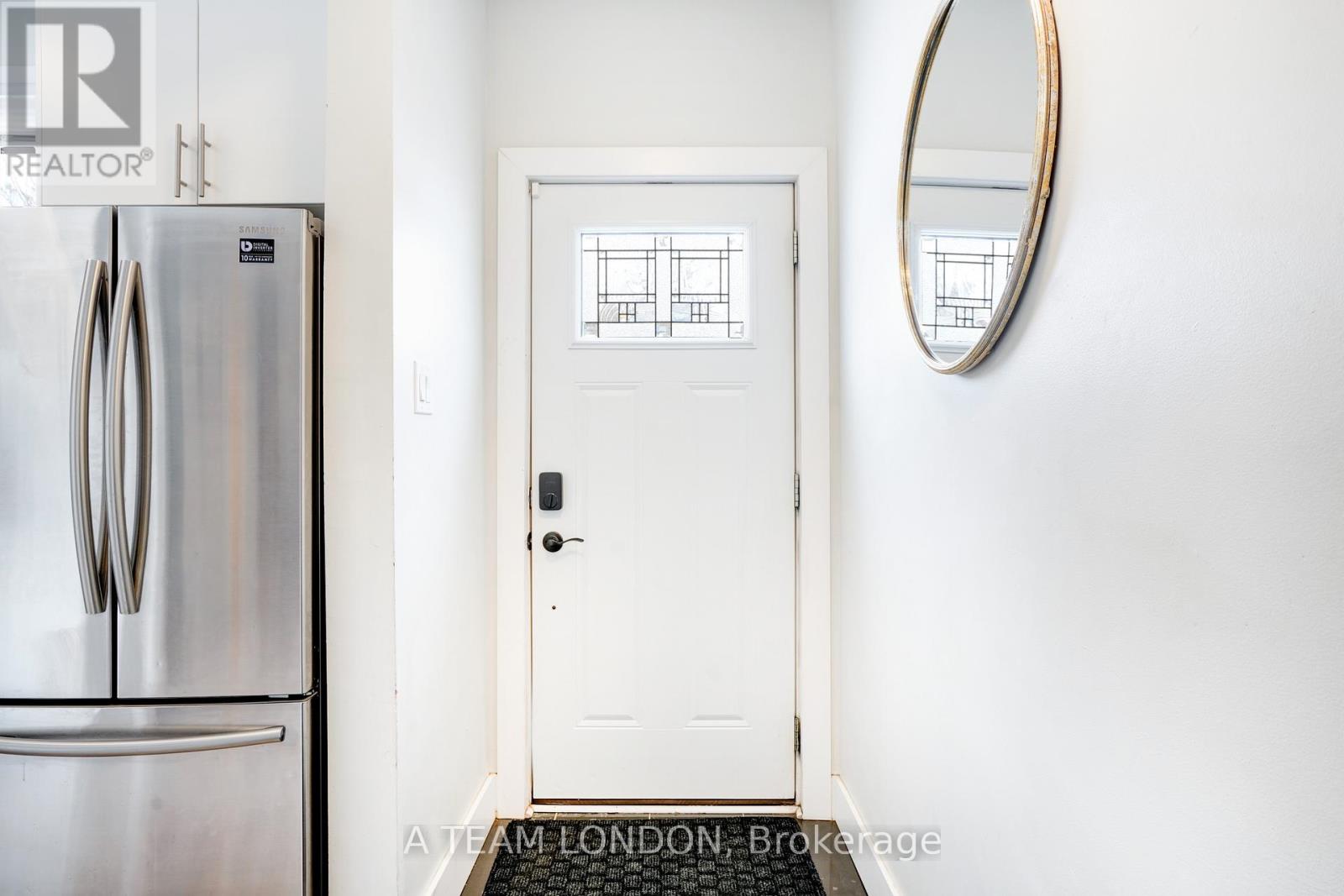 102 Edward Street, London South, Ontario  N6C 3H7 - Photo 4 - X12738112