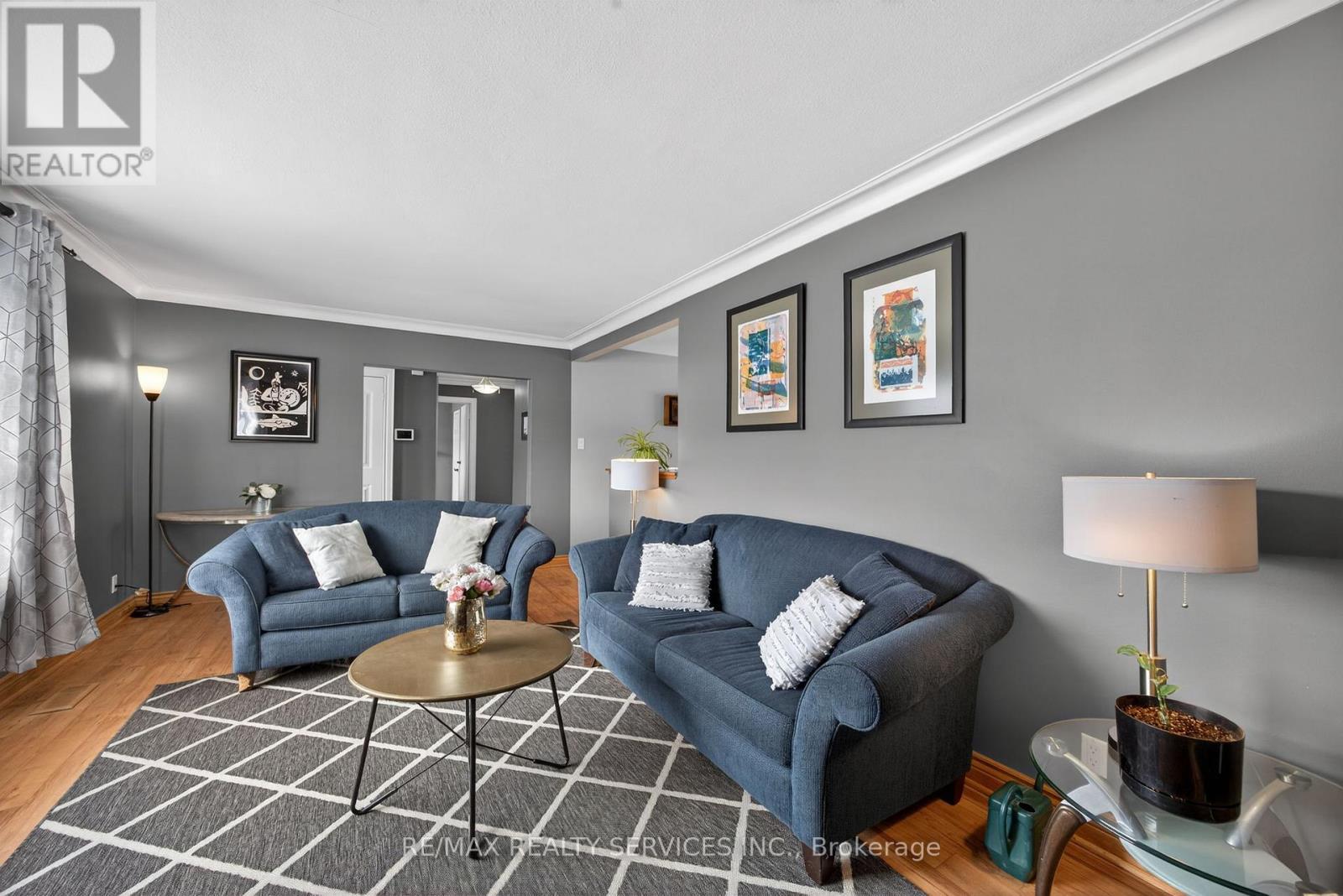 64 River Drive, Halton Hills, Ontario  L7G 2J2 - Photo 10 - W12834122